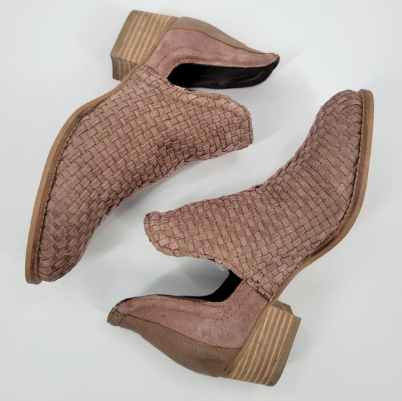 Very Volatile Leather Weave Braided Booties Boots 7 - Picture 1 of 14